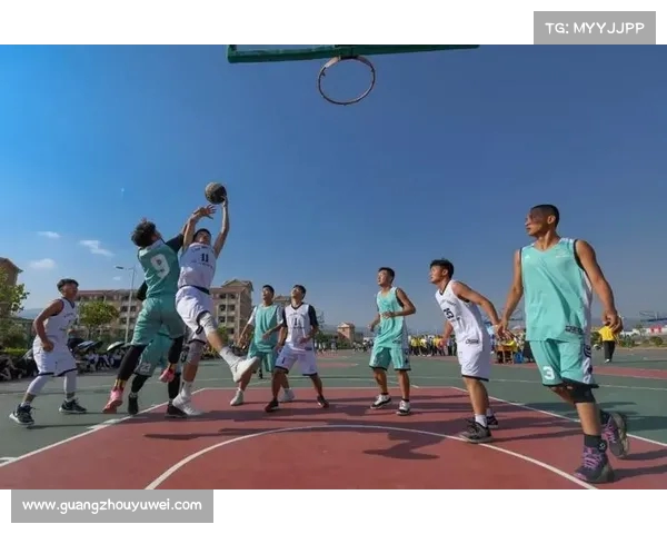 网球赛场风云激荡 聚焦全球顶尖球员争锋与新星崛起